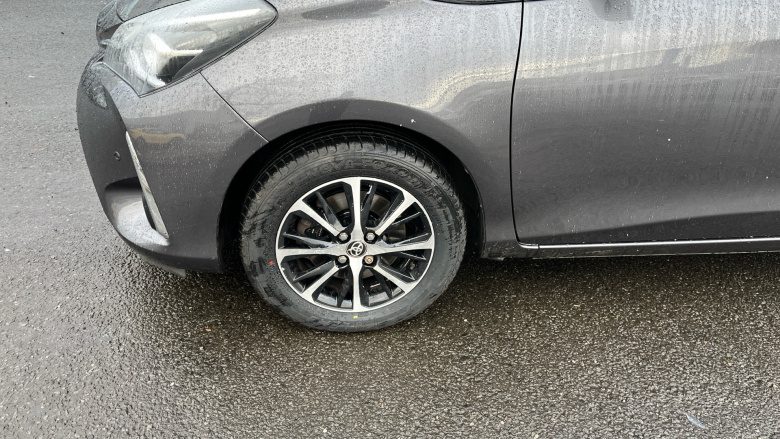 Toyota Yaris 1.5 VVT-i Icon Tech 5dr Petrol Hatchback